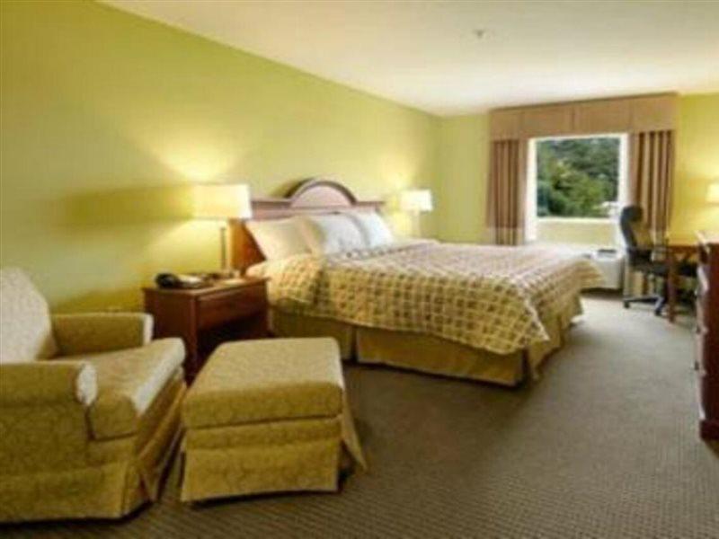 Days Inn & Suites By Wyndham Swainsboro מראה חיצוני תמונה