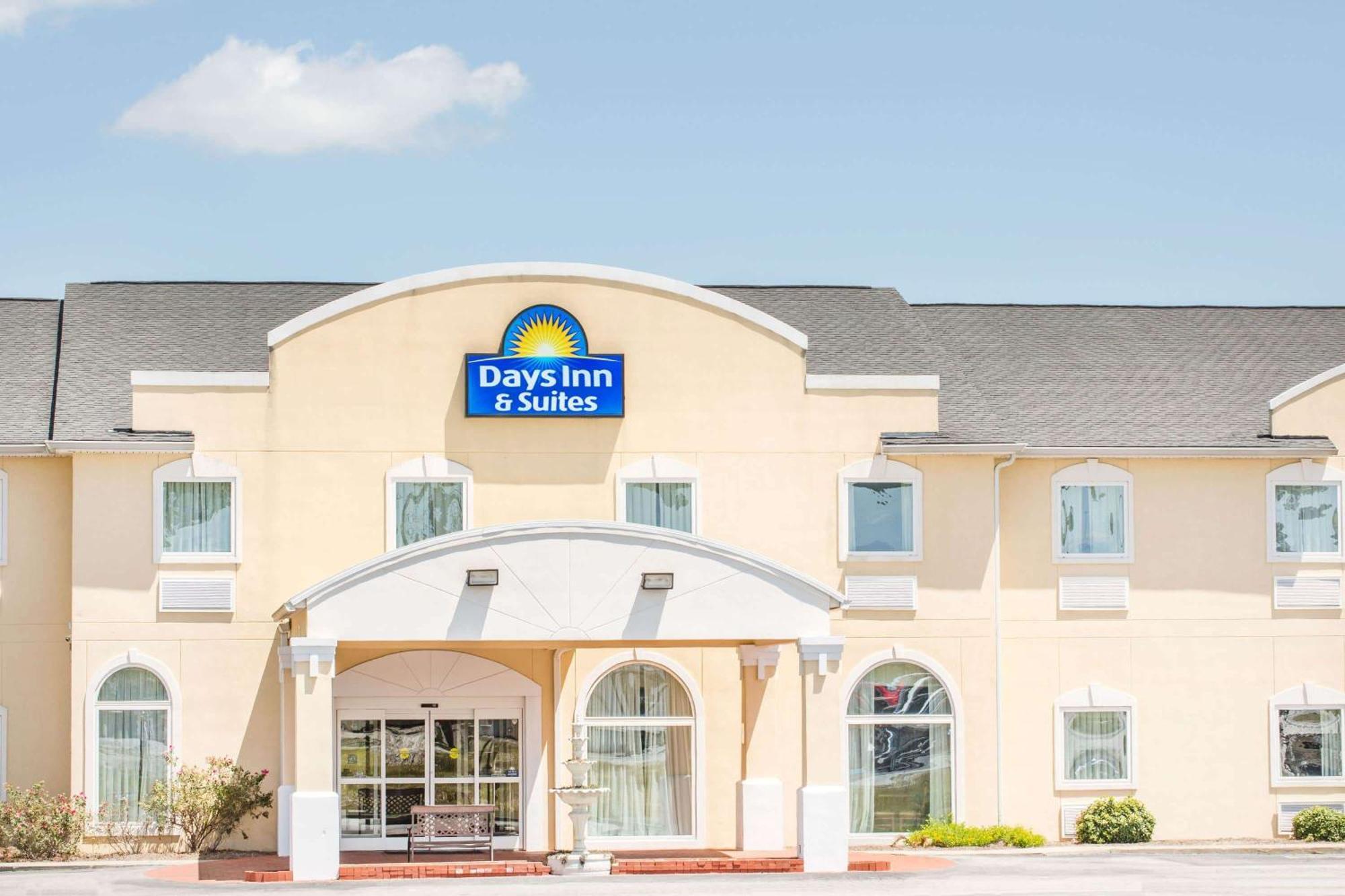 Days Inn & Suites By Wyndham Swainsboro מראה חיצוני תמונה